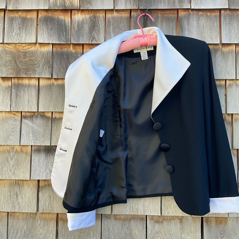 Dior Black and White Blazer with Bold Collar - Picture 6 of 7